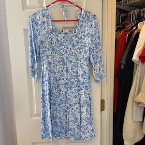 Crown & Ivy Floral Blue and White Long Sleeve Dress